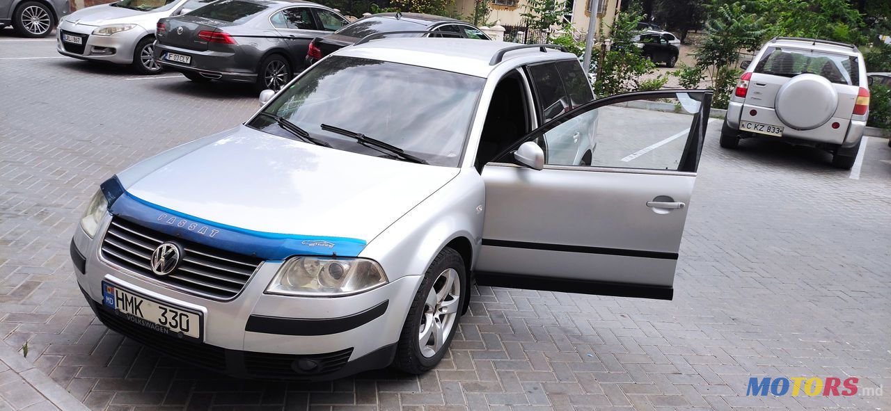 2004' Volkswagen Passat photo #6