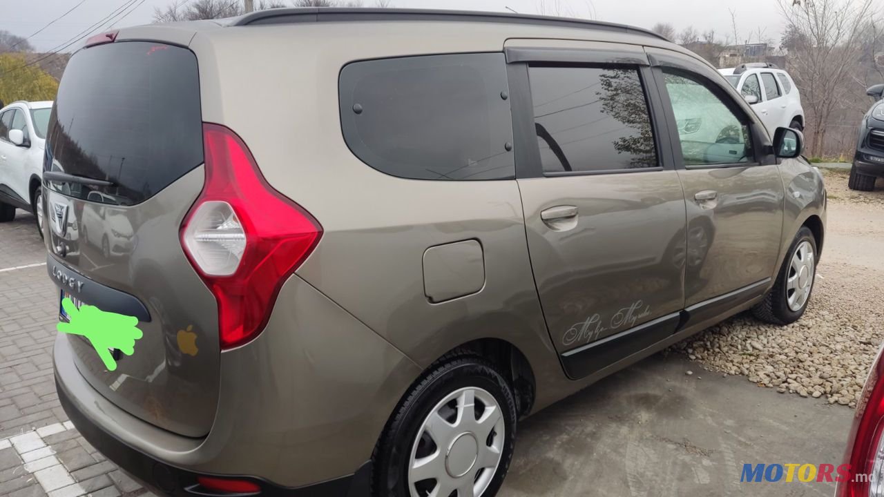 2013' Dacia Lodgy photo #2