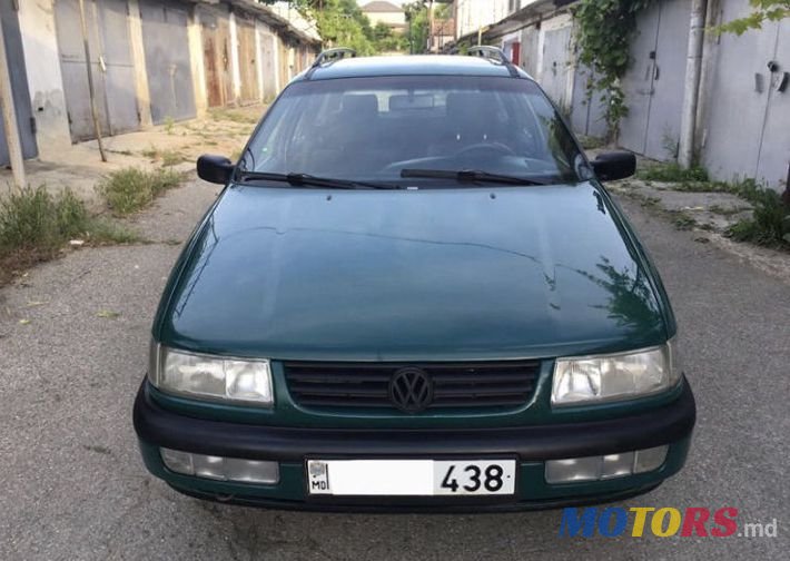 1994' Volkswagen Passat photo #2