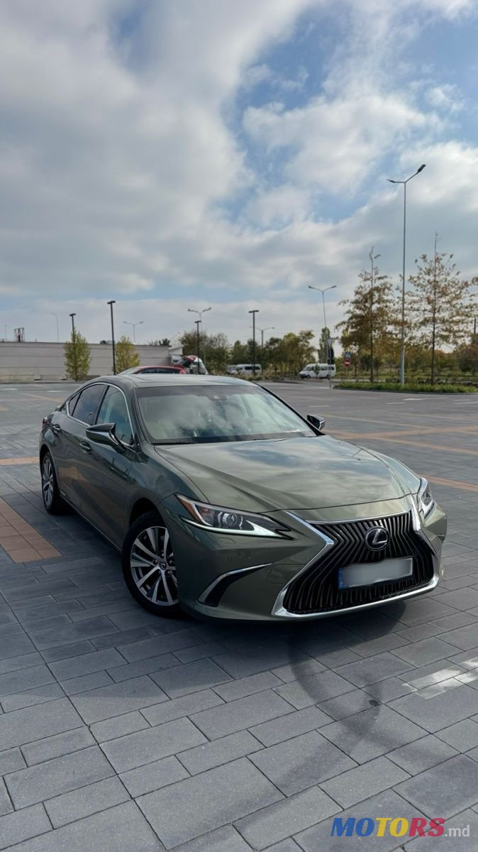 2020' Lexus Es Series photo #3