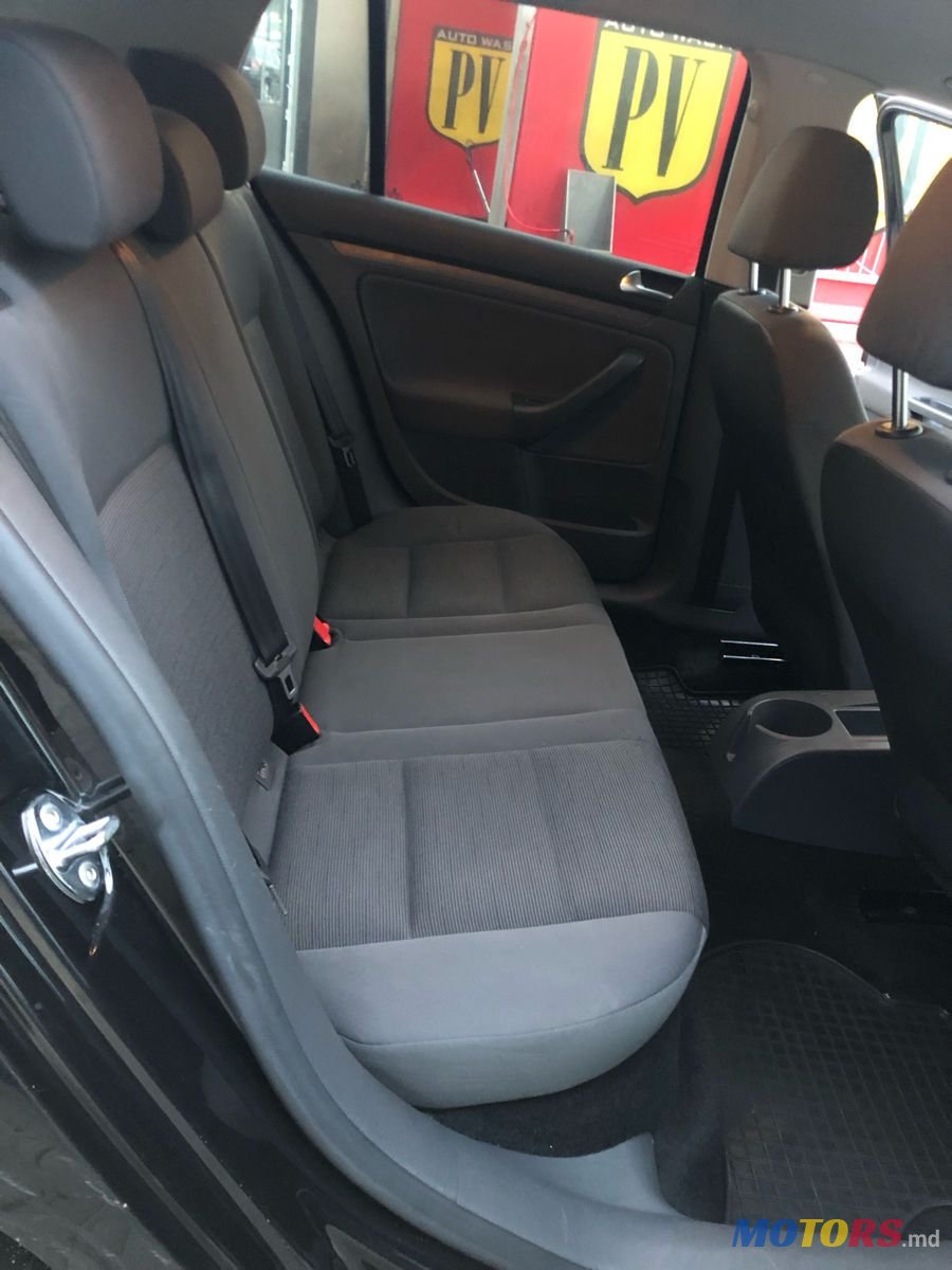 2007' Volkswagen Golf photo #2