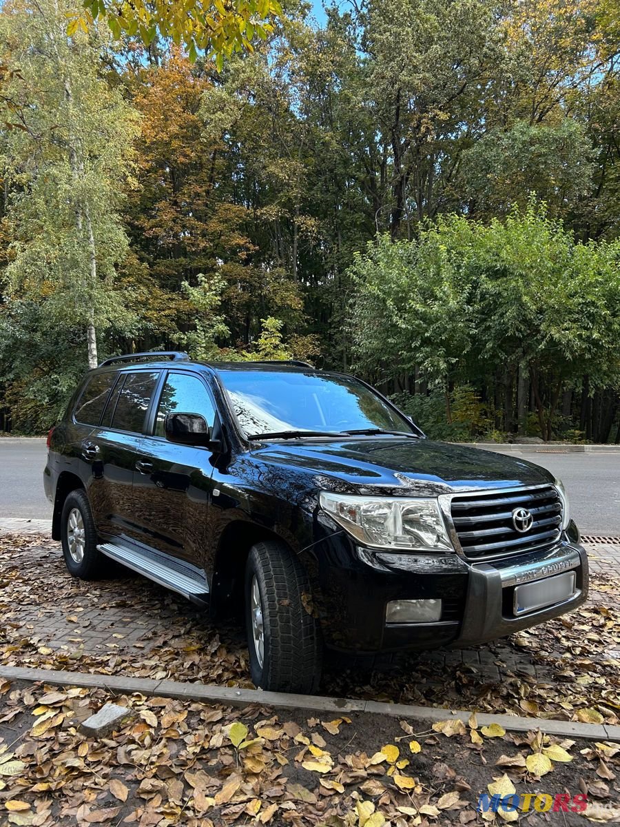 2009' Toyota Land Cruiser photo #3