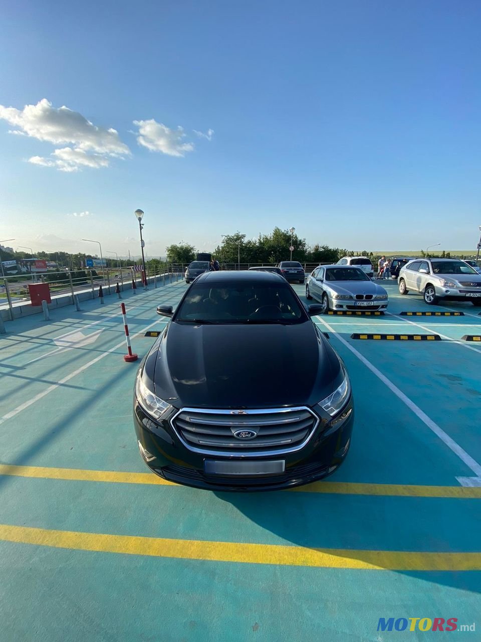 2015' Ford Taurus photo #5