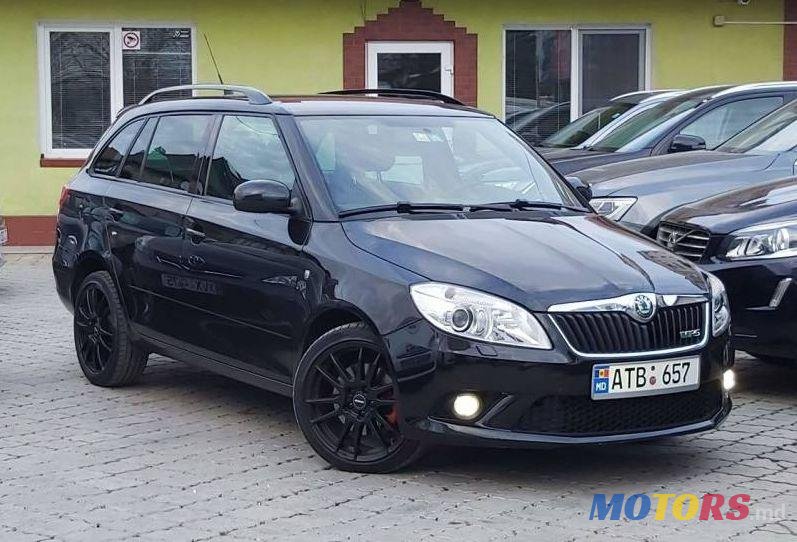 2011' Skoda Fabia photo #1