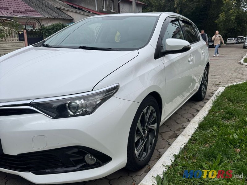 2015' Toyota Auris photo #3