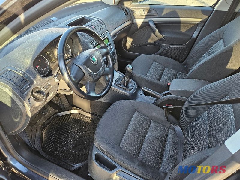 2011' Skoda Octavia photo #6