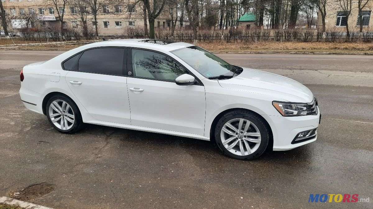2018' Volkswagen Passat photo #4