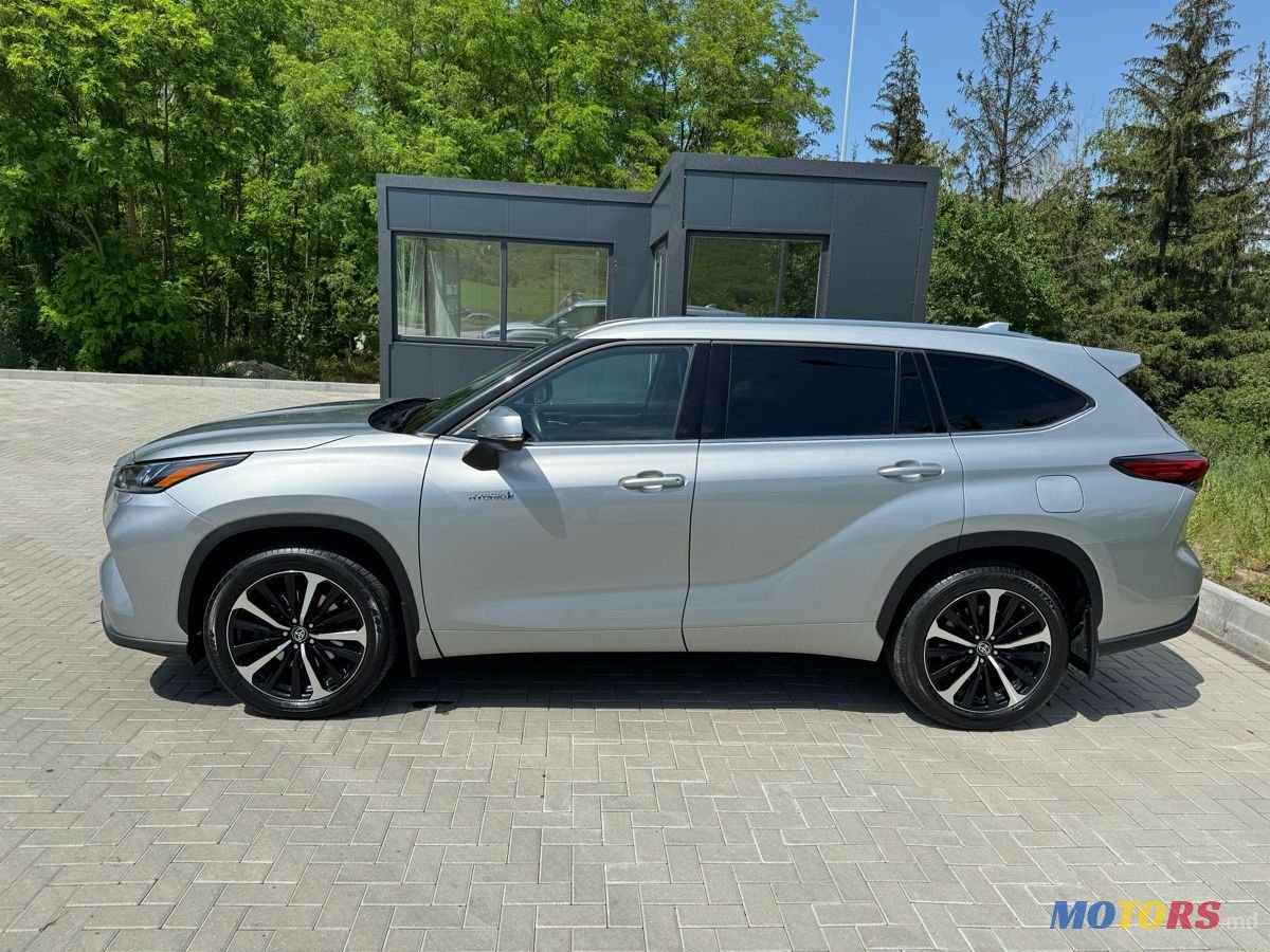 2021' Toyota Highlander photo #4
