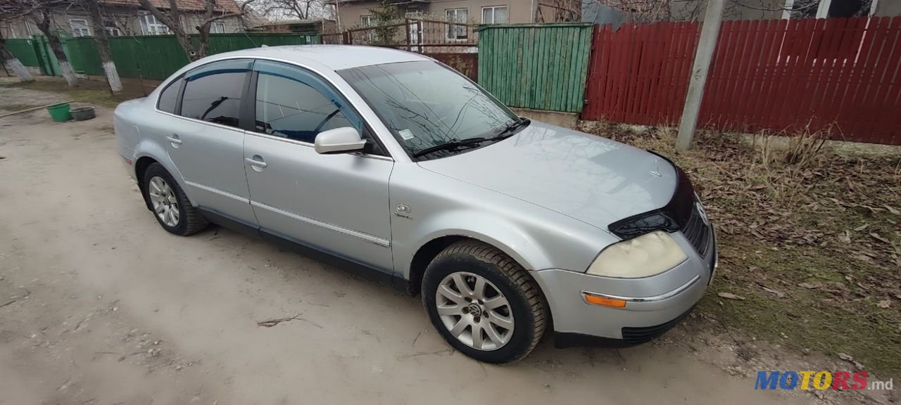 2003' Volkswagen Passat photo #1