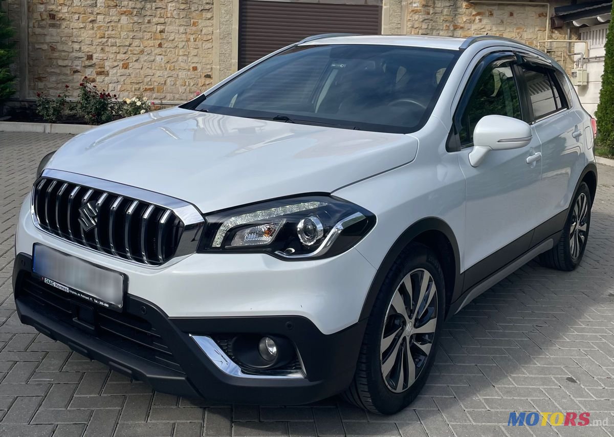 2019' Suzuki SX4 photo #2