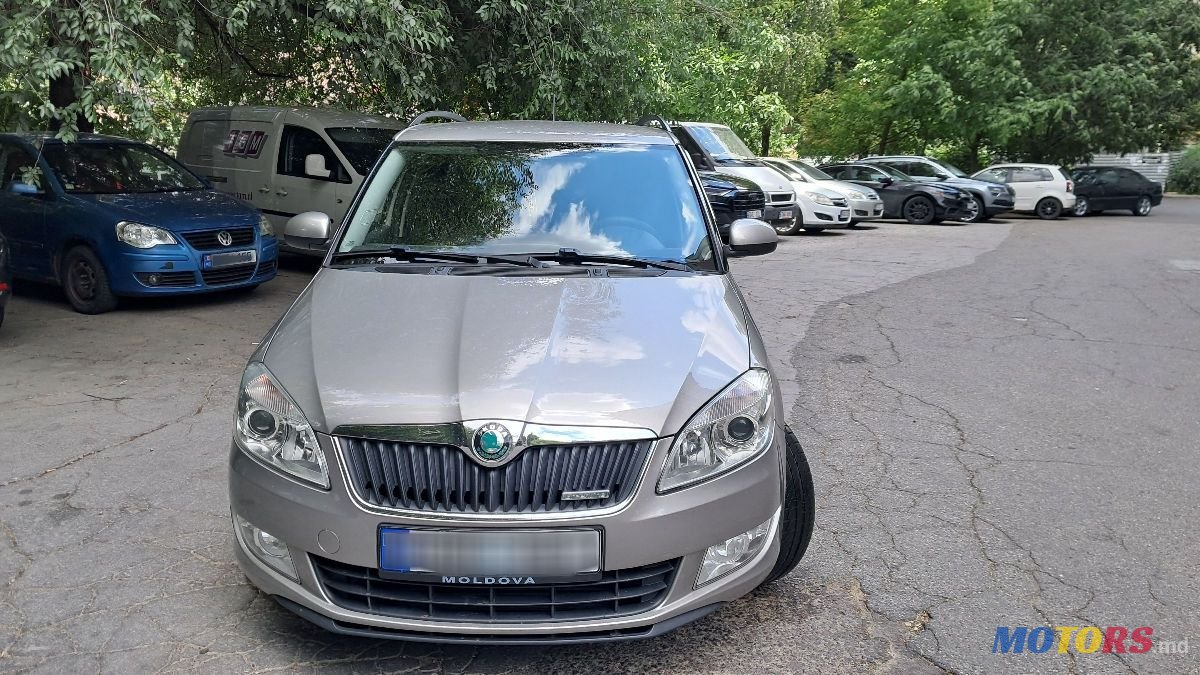 2012' Skoda Fabia photo #1