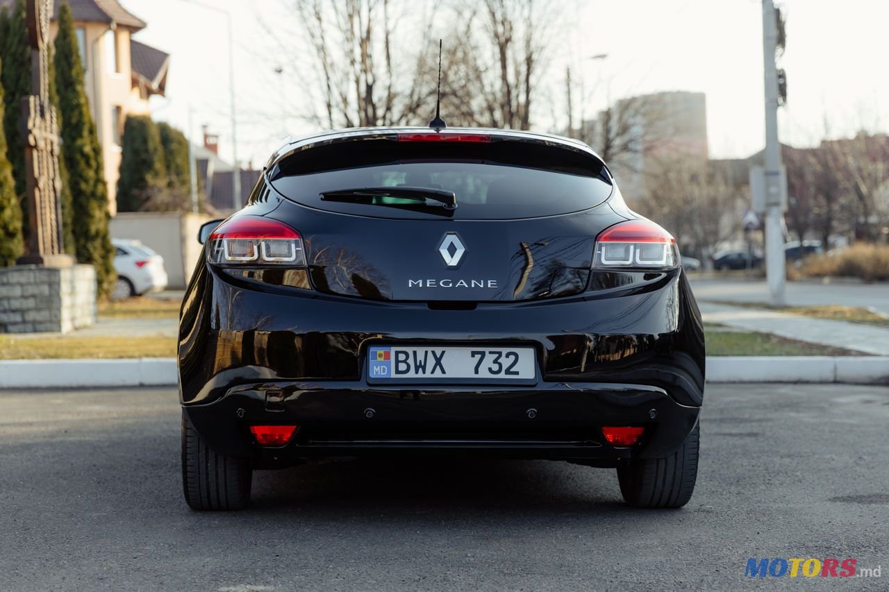 2012' Renault Megane photo #3