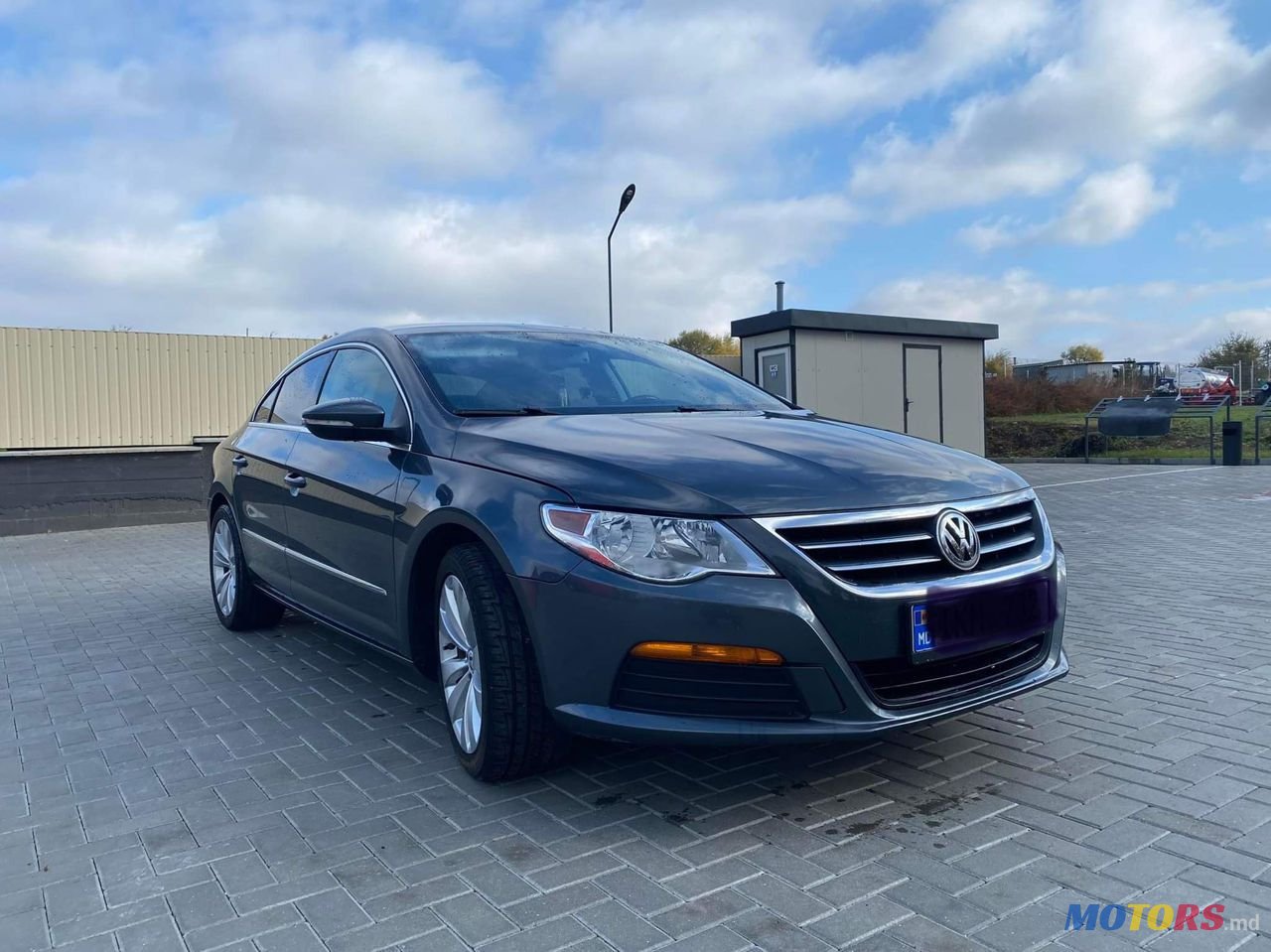 2011' Volkswagen Passat photo #1