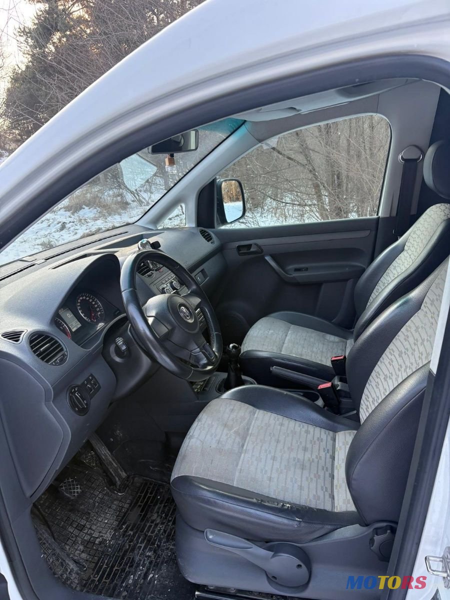 2012' Volkswagen Caddy photo #6