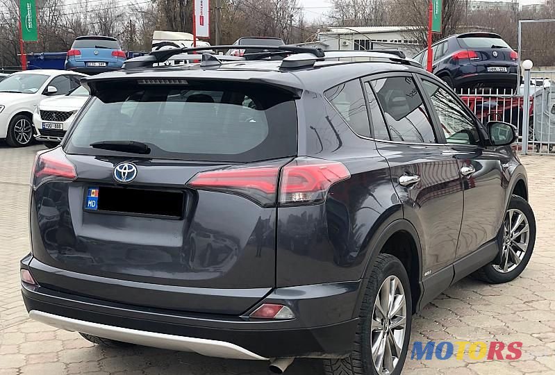 2018' Toyota RAV4 photo #4