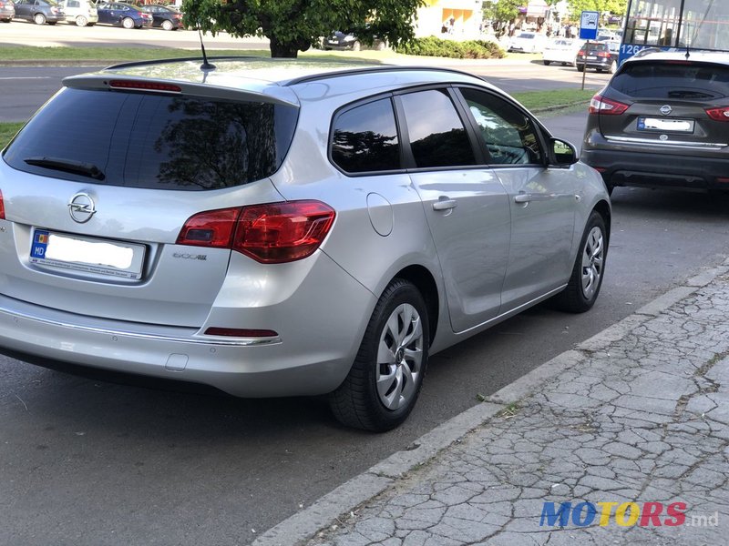 2013' Opel Astra photo #1