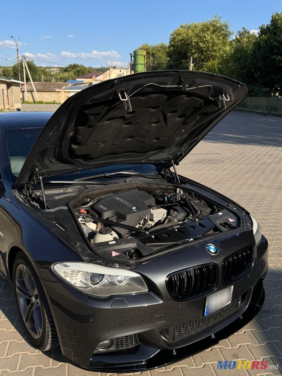 2012' BMW 5 Series photo #6