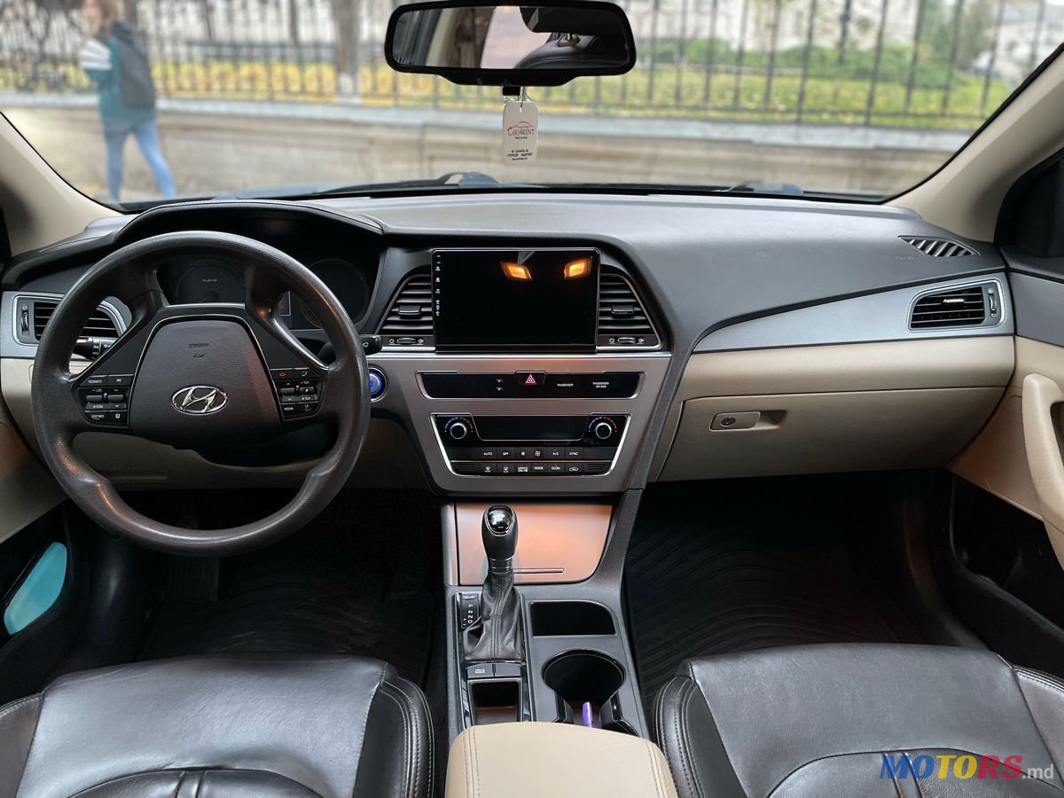 2015' Hyundai Sonata photo #2