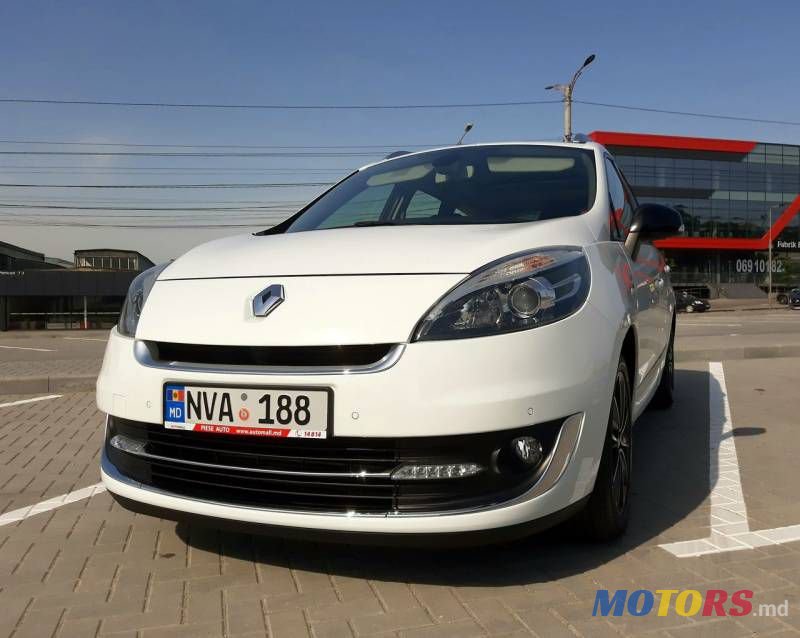2013' Renault Grand Scenic photo #4