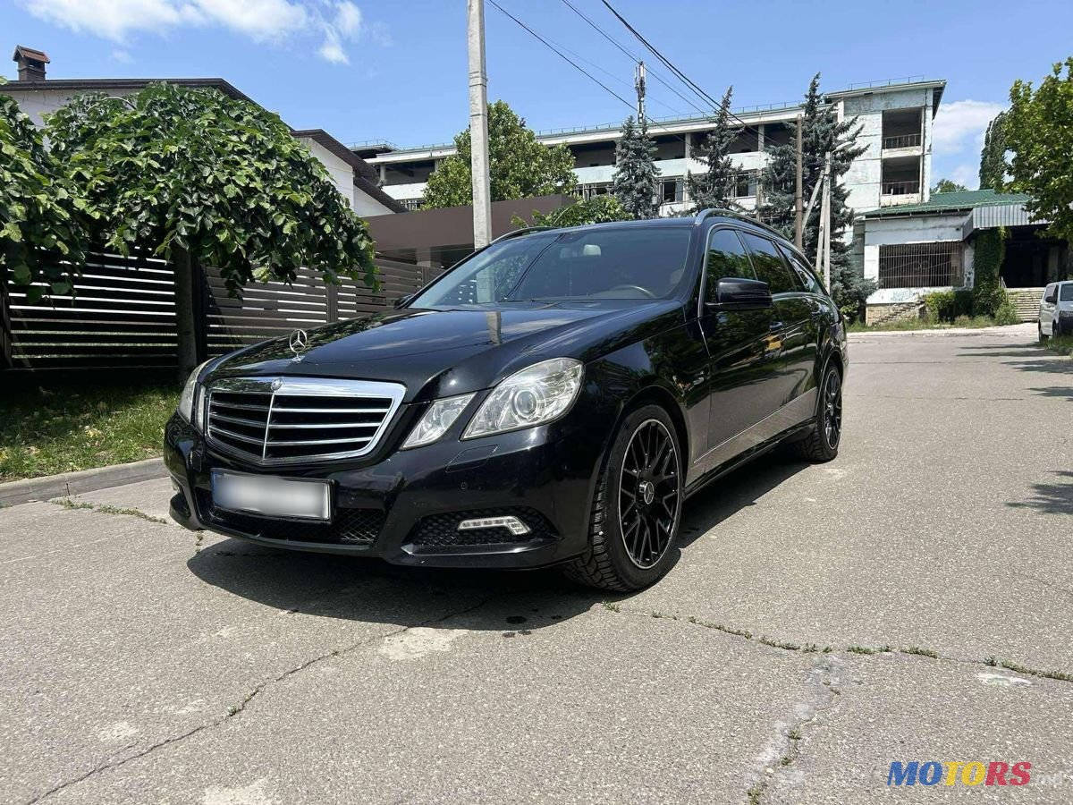2010' Mercedes-Benz E-Class photo #1