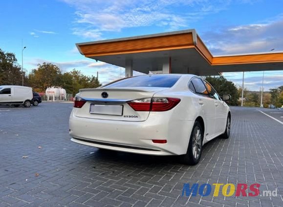 2014' Lexus Es Series photo #3