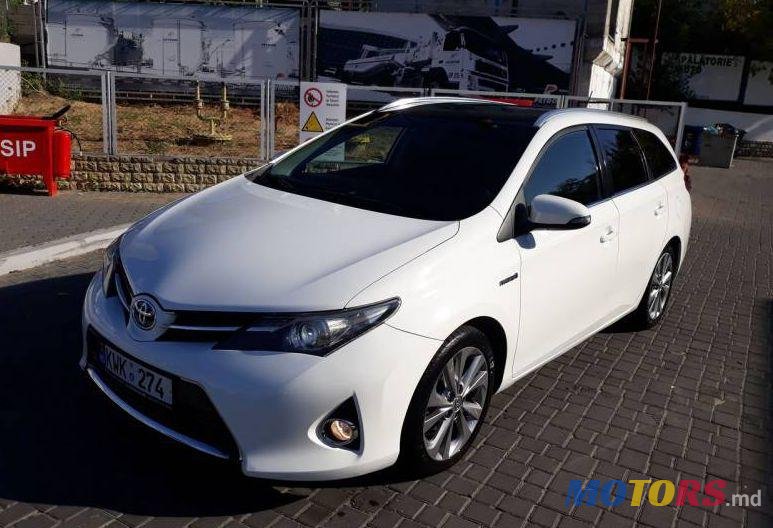 2014' Toyota Auris photo #1