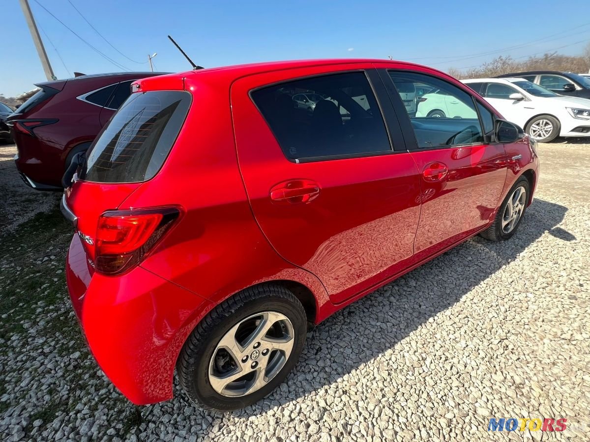 2015' Toyota Yaris photo #3