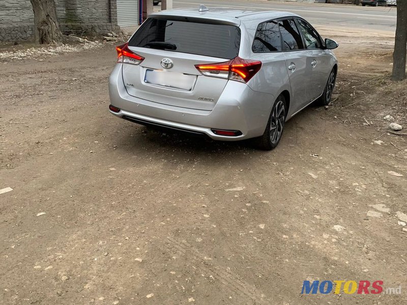 2015' Toyota Auris photo #4