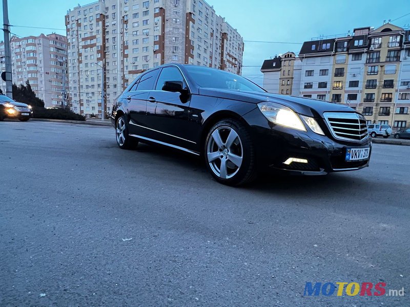 2009' Mercedes-Benz E Класс photo #2