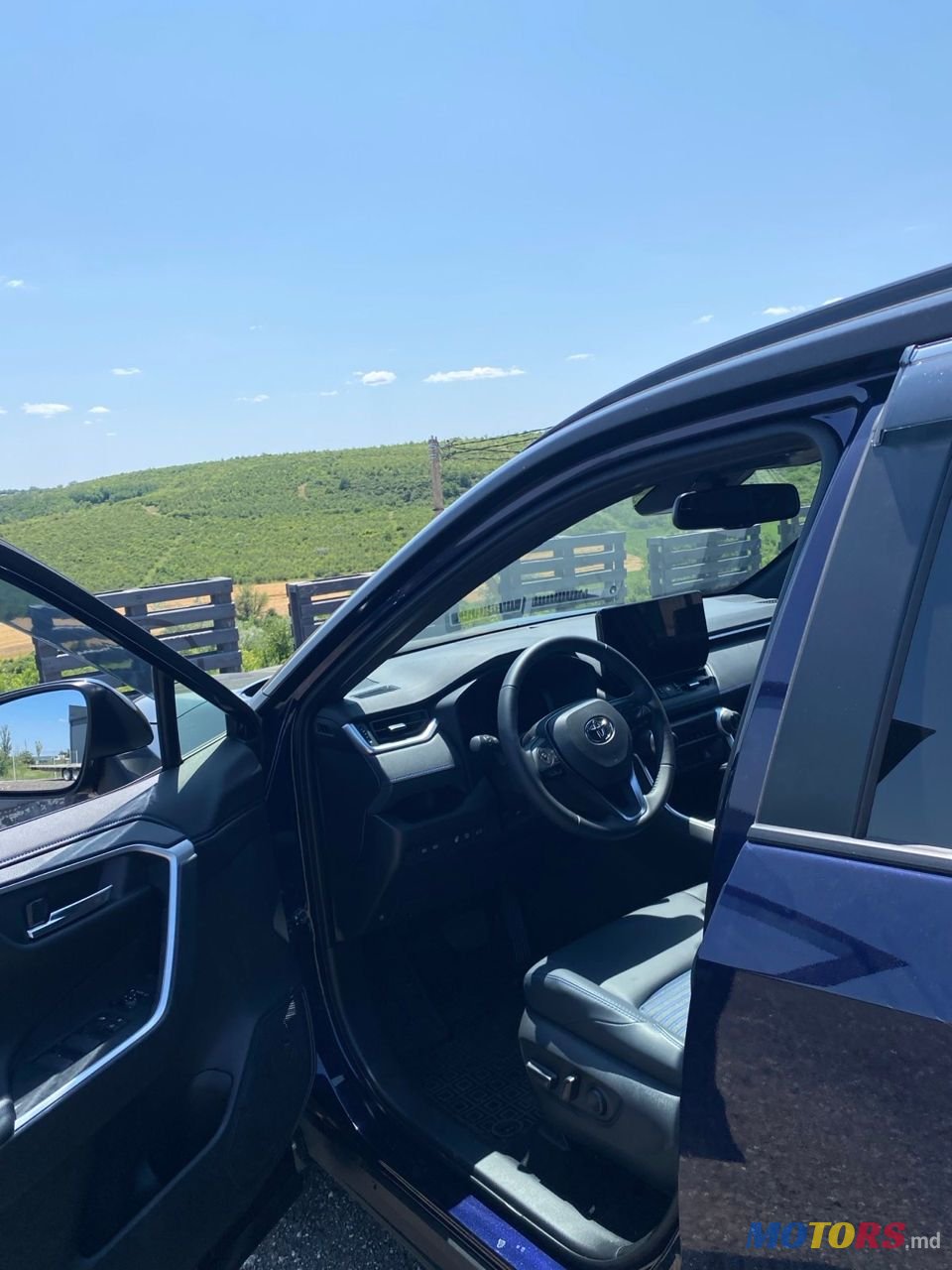 2024' Toyota RAV4 photo #5