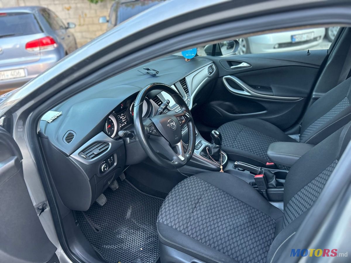 2017' Opel Astra photo #6