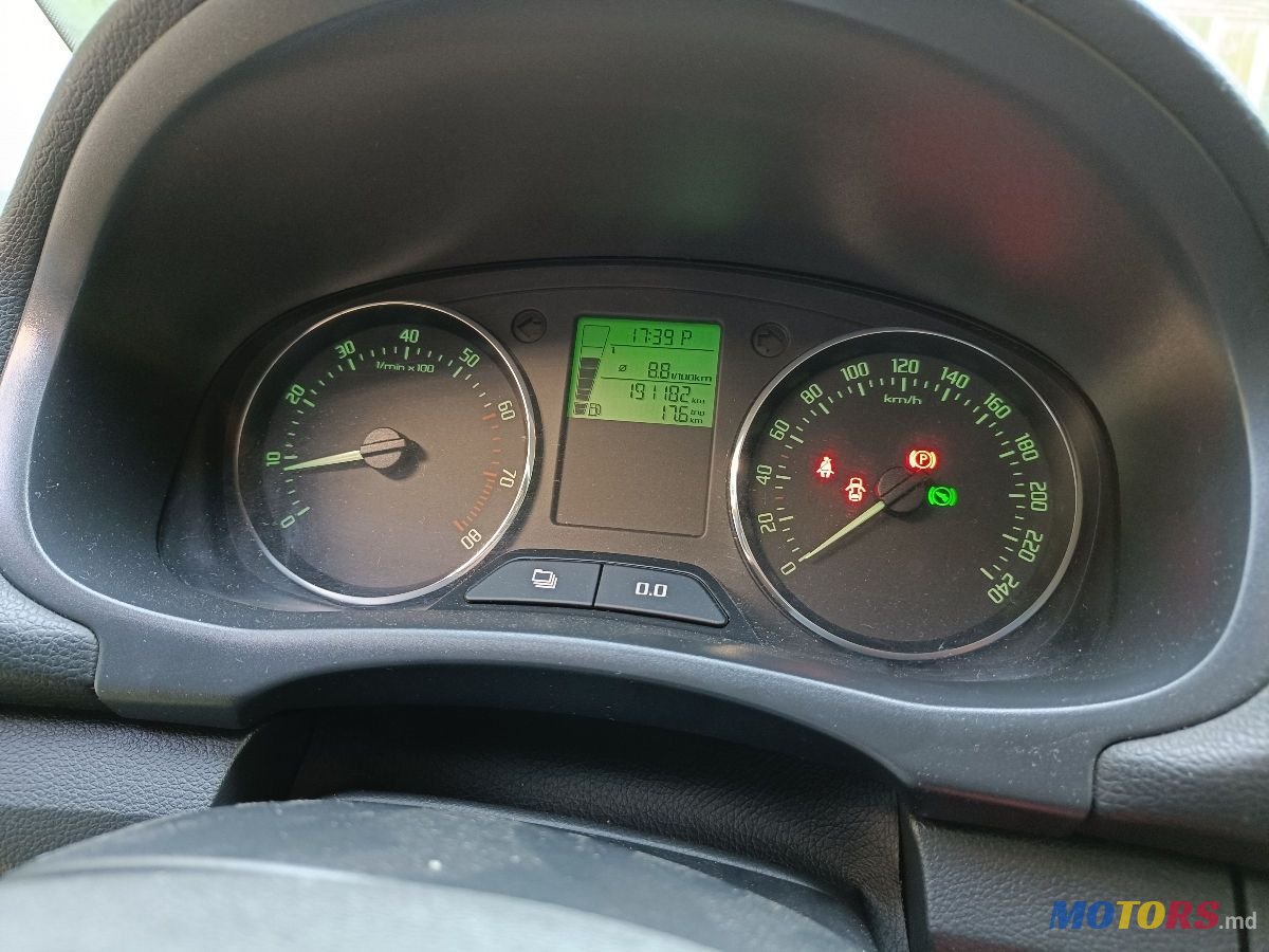 2013' Skoda Fabia photo #1