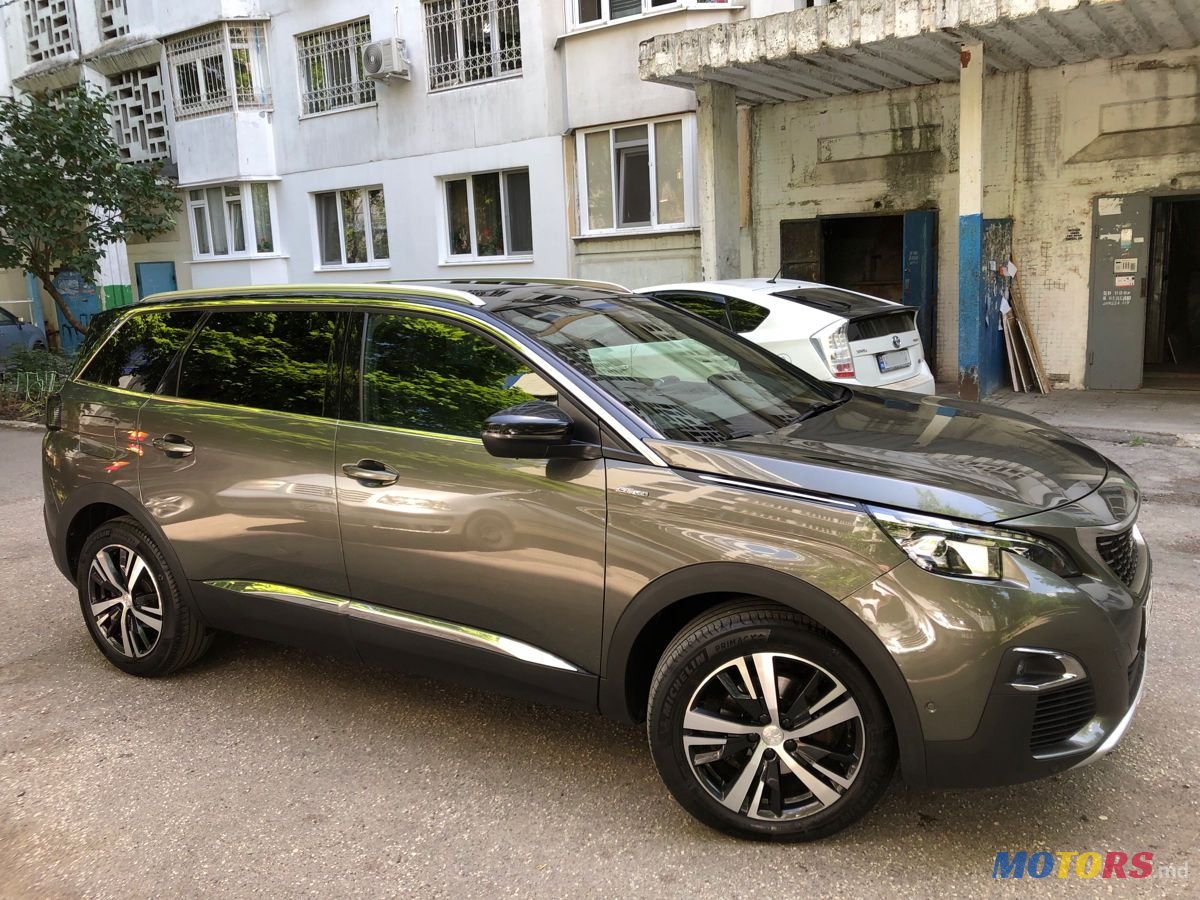 2020' Peugeot 5008 photo #2