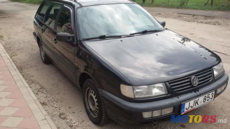 1995' Volkswagen Passat photo #1