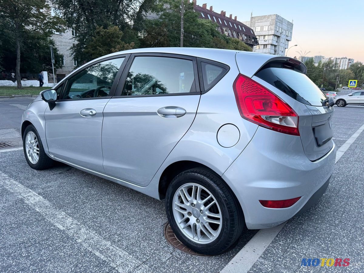 2009' Ford Fiesta photo #5