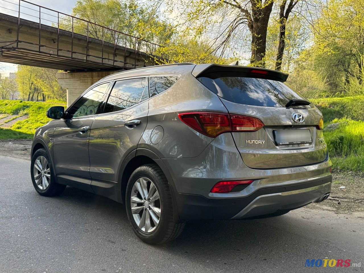 2016' Hyundai Santa Fe photo #4