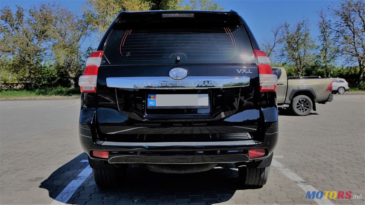 2010' Toyota Land Cruiser Prado photo #2