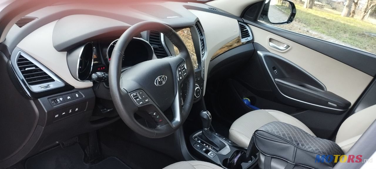 2014' Hyundai Santa Fe photo #4