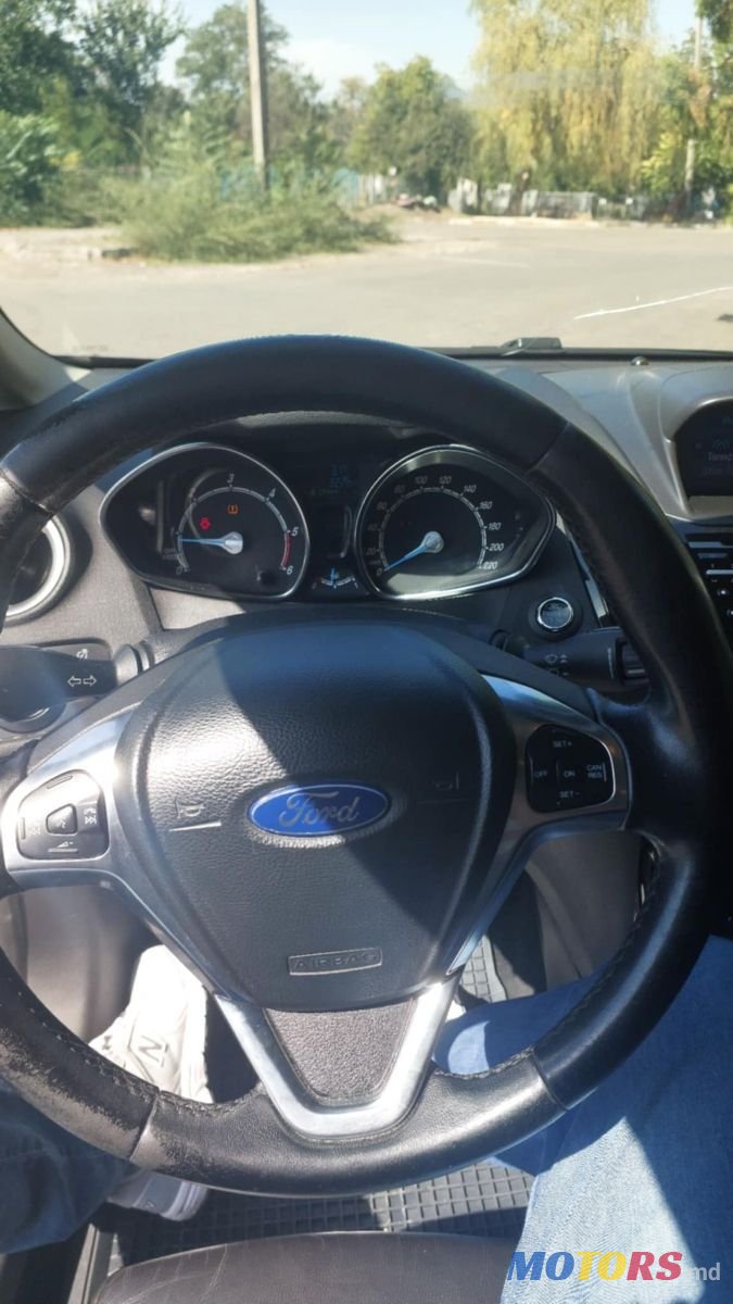 2015' Ford Fiesta photo #5