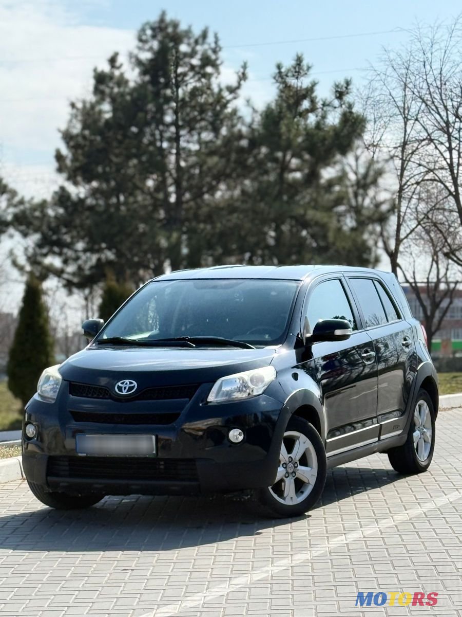 2011' Toyota Urban Cruiser photo #2