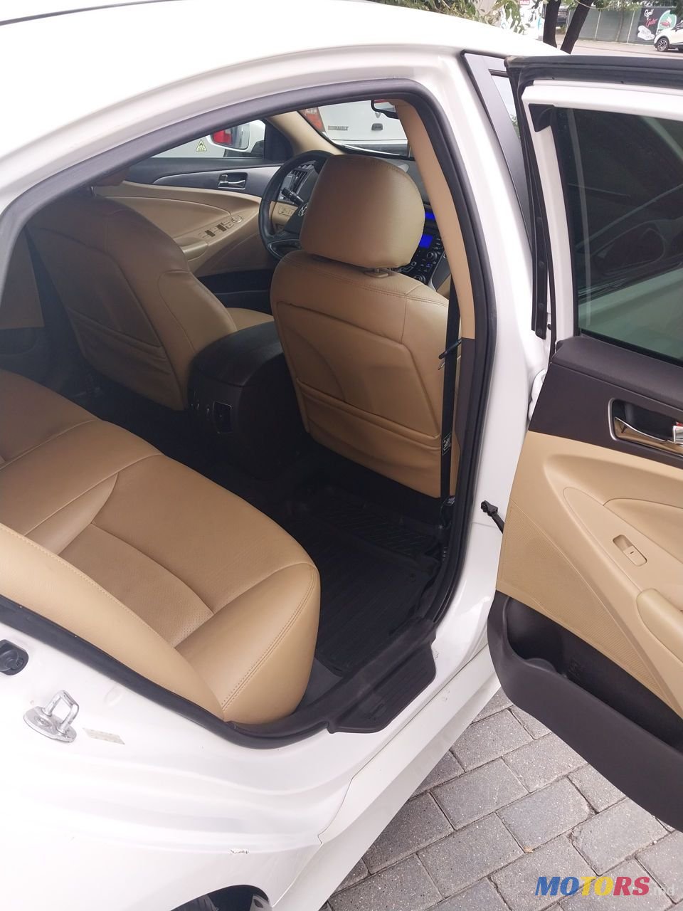 2012' Hyundai Sonata photo #4