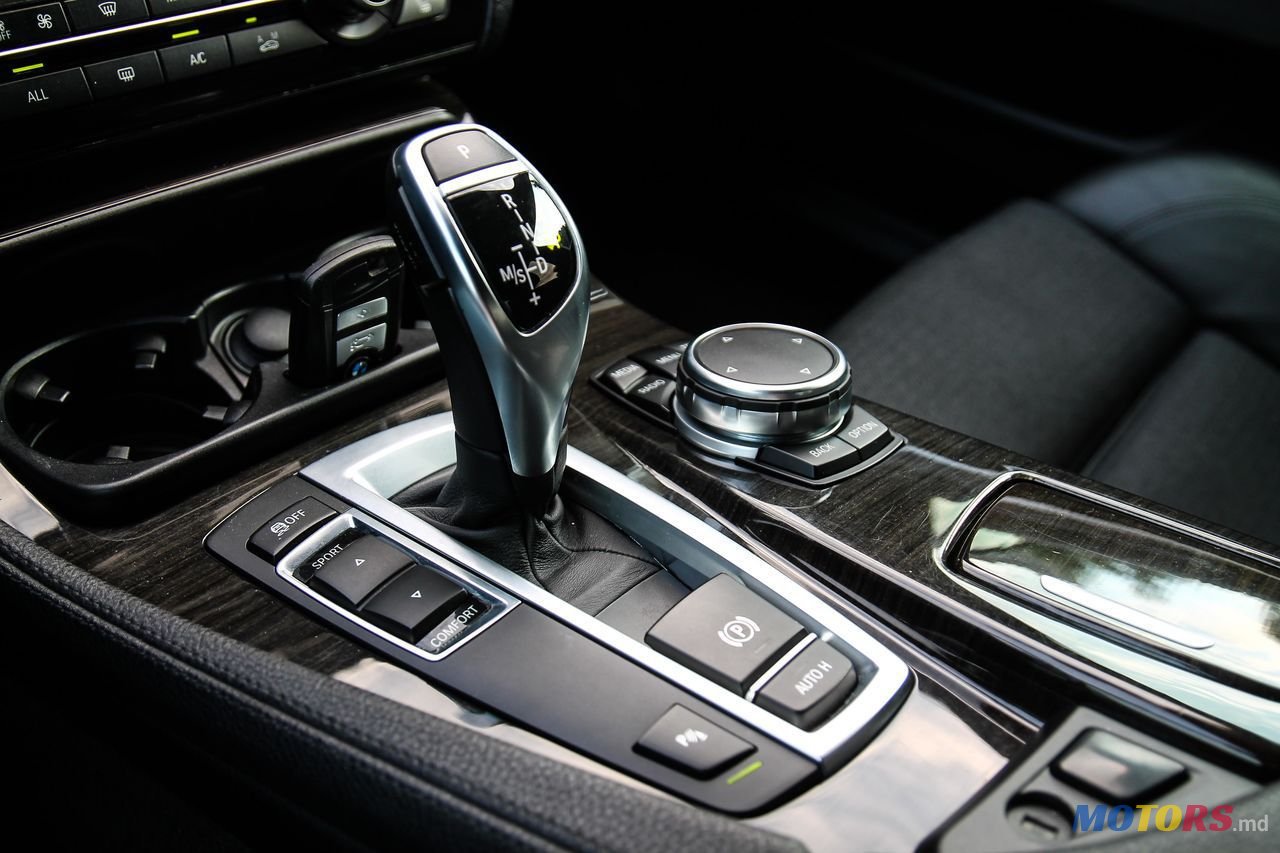 2013' BMW 5 Series photo #6