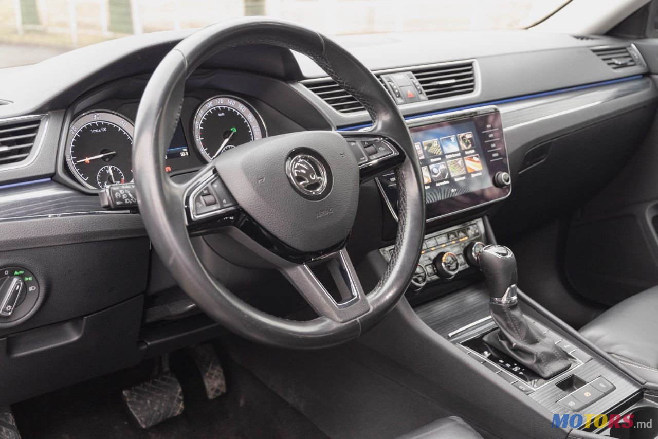 2019' Skoda Superb photo #3