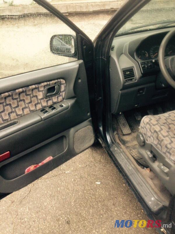 1995' Mitsubishi Space Wagon photo #3