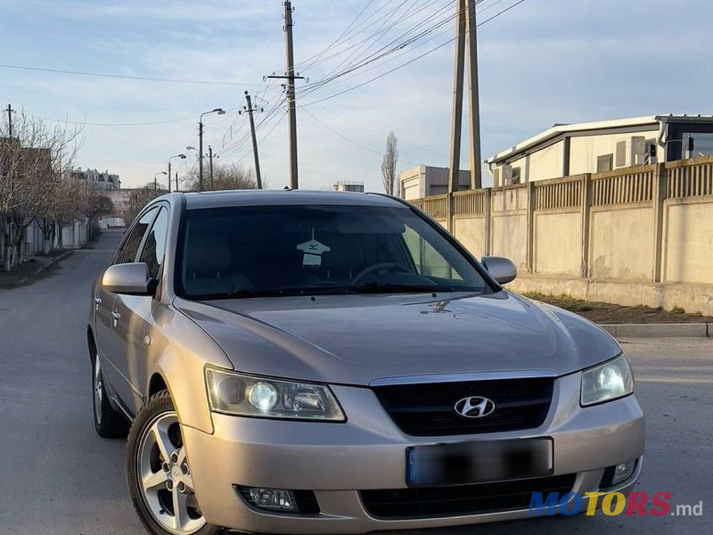 2005' Hyundai Sonata photo #1
