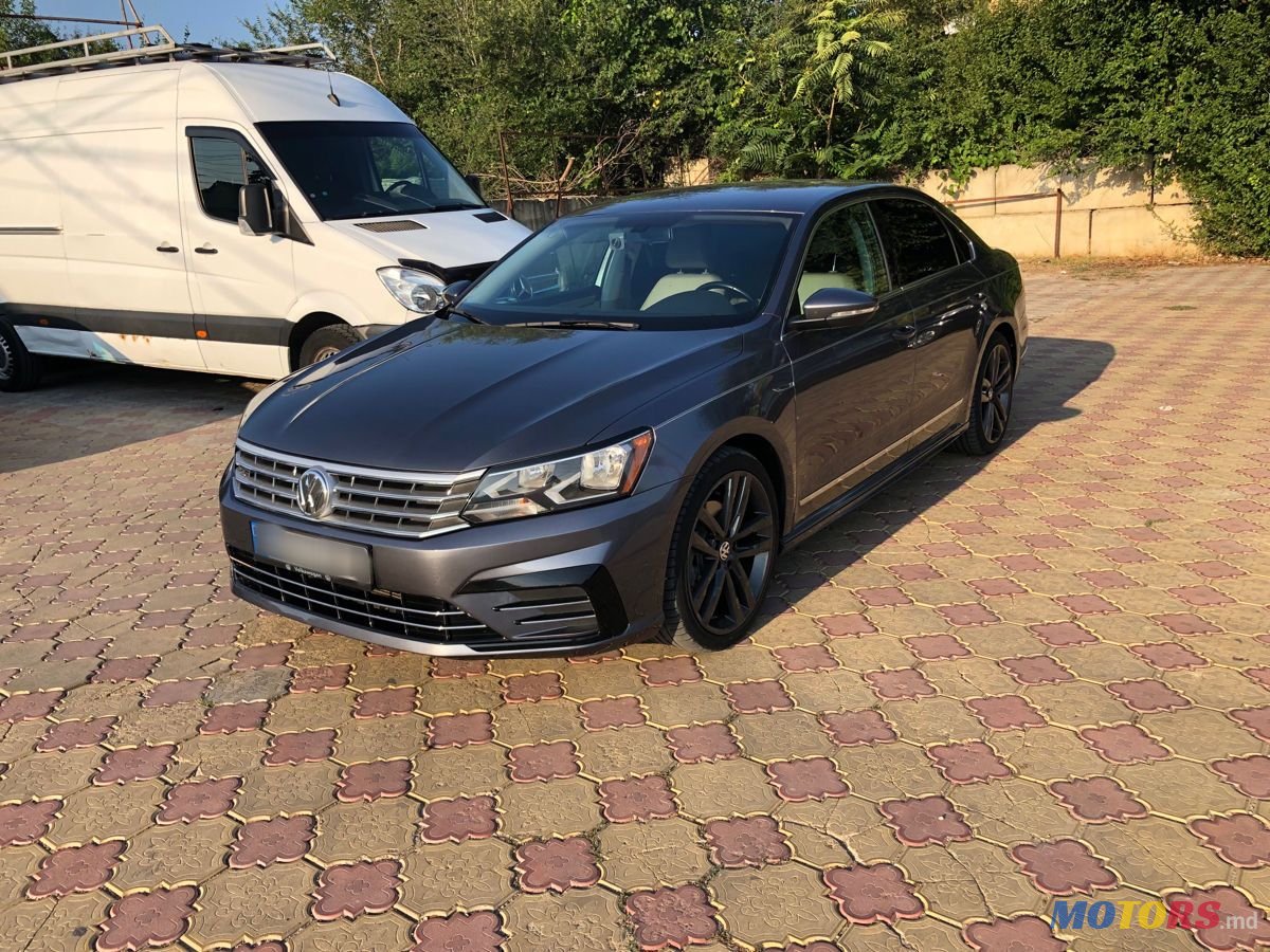 2016' Volkswagen Passat photo #4