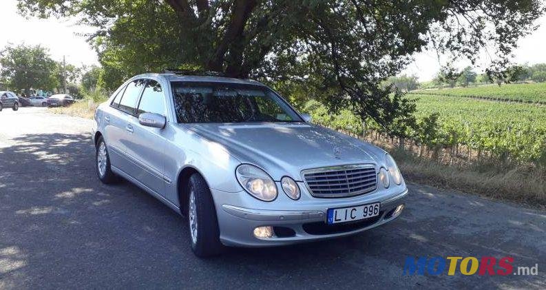 2004' Mercedes-Benz E photo #1