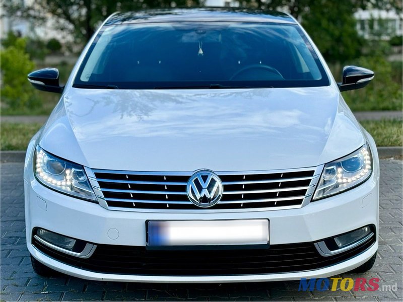 2013' Volkswagen Passat photo #3