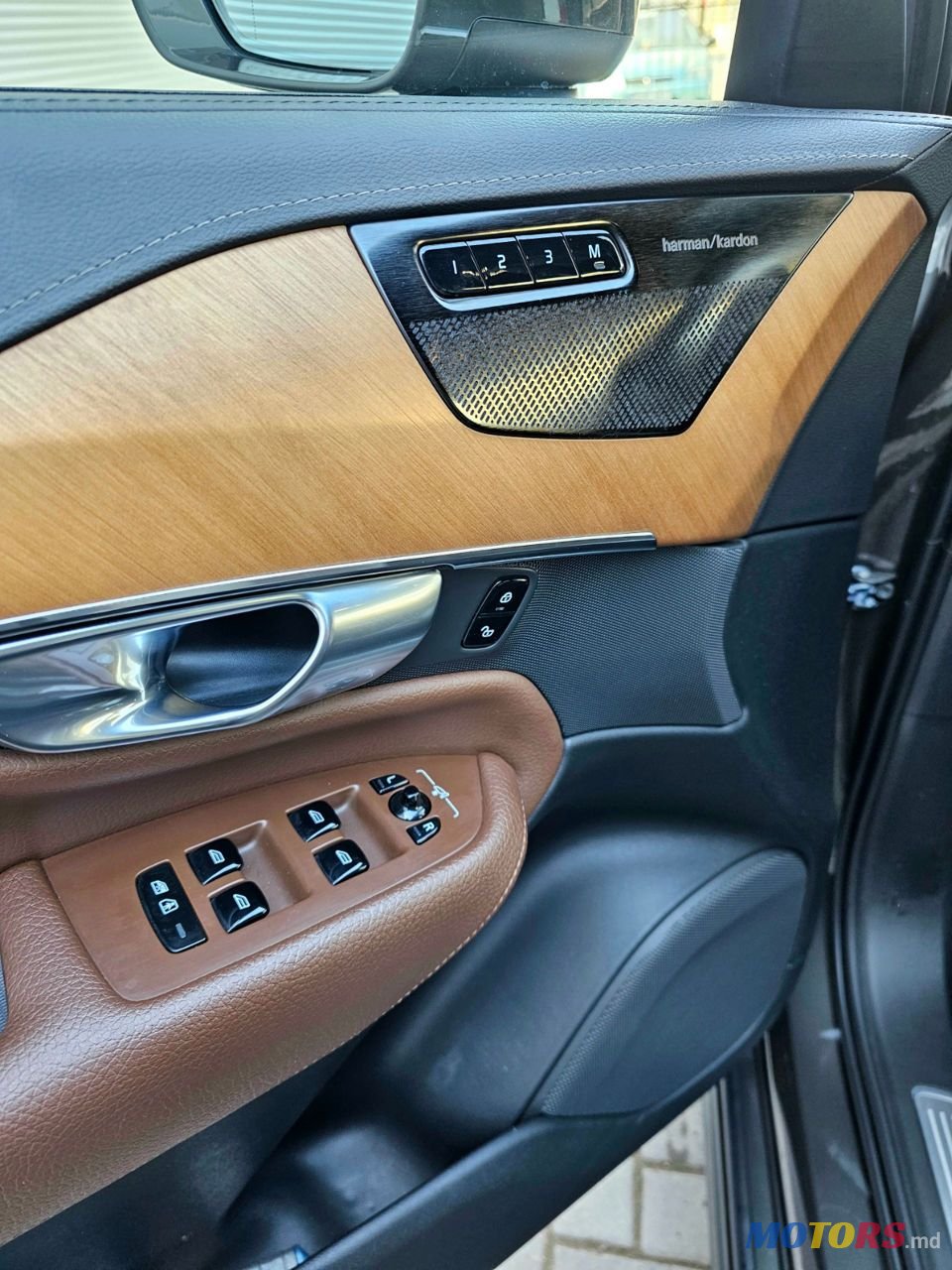 2021' Volvo XC90 photo #5