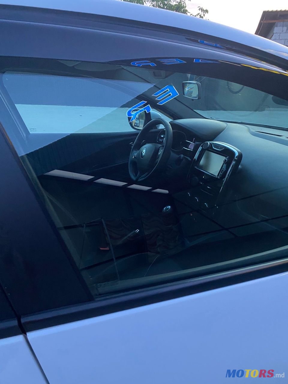 2013' Renault Clio photo #6